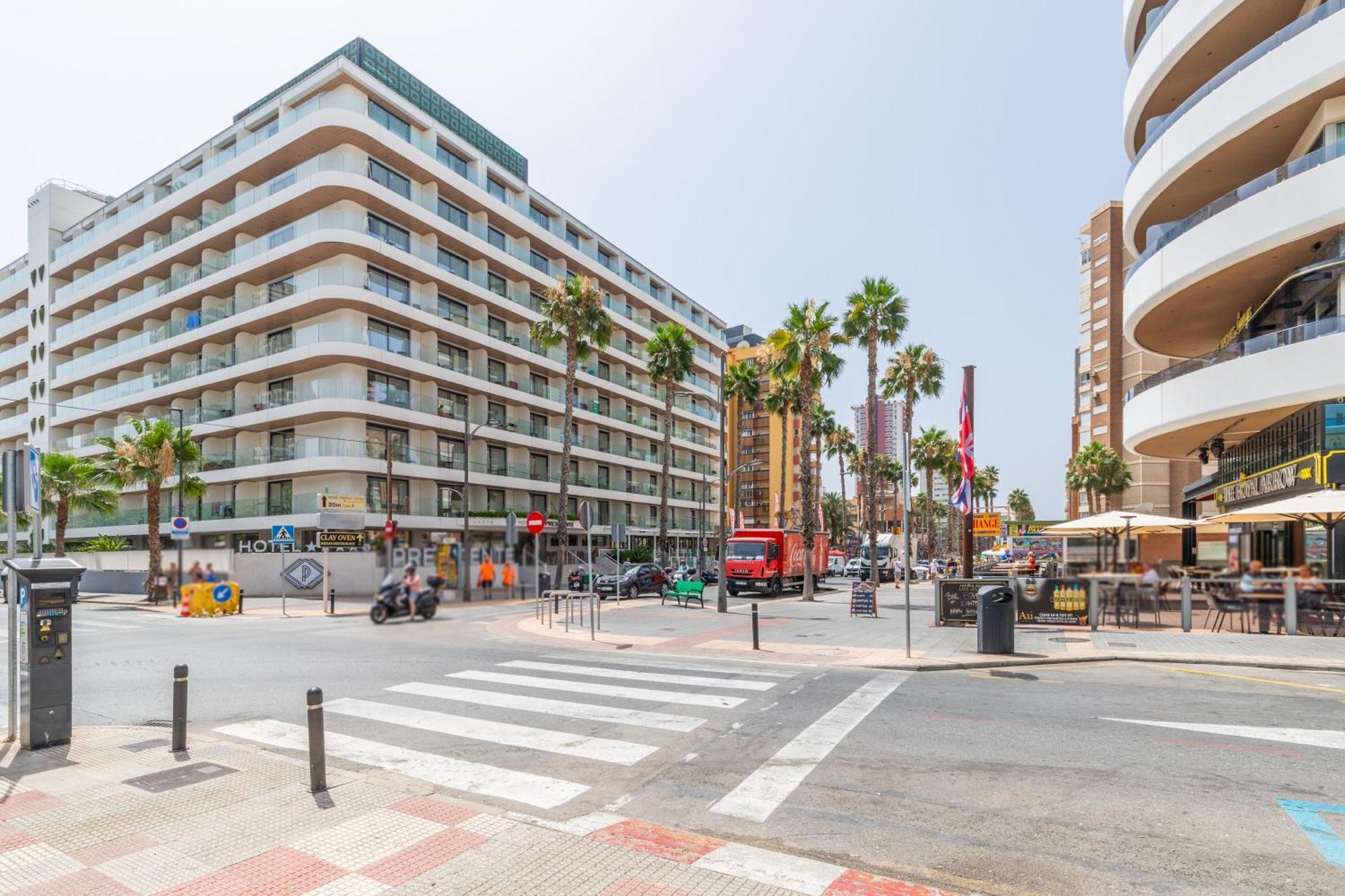 Queen Benidorm Exterior photo
